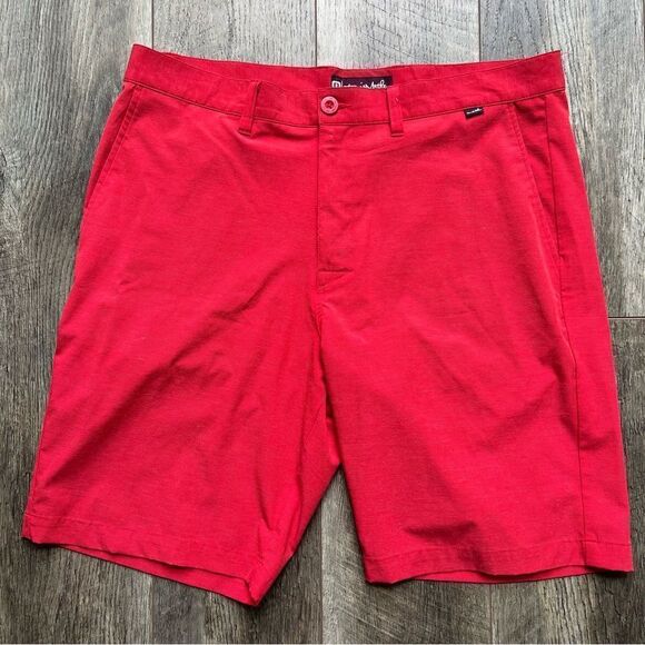 Travis Mathew Beck Shorts Performance Short Red Size 36 - Picture 2 of 8
